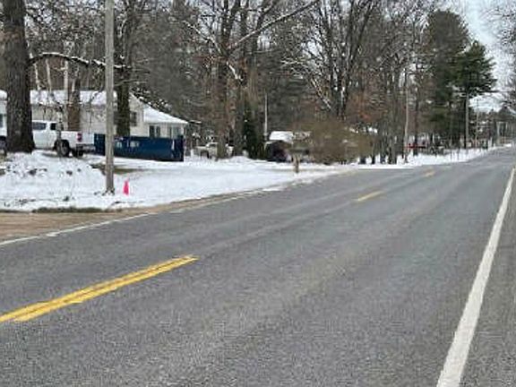 Exterior Neighborhood (street photo)