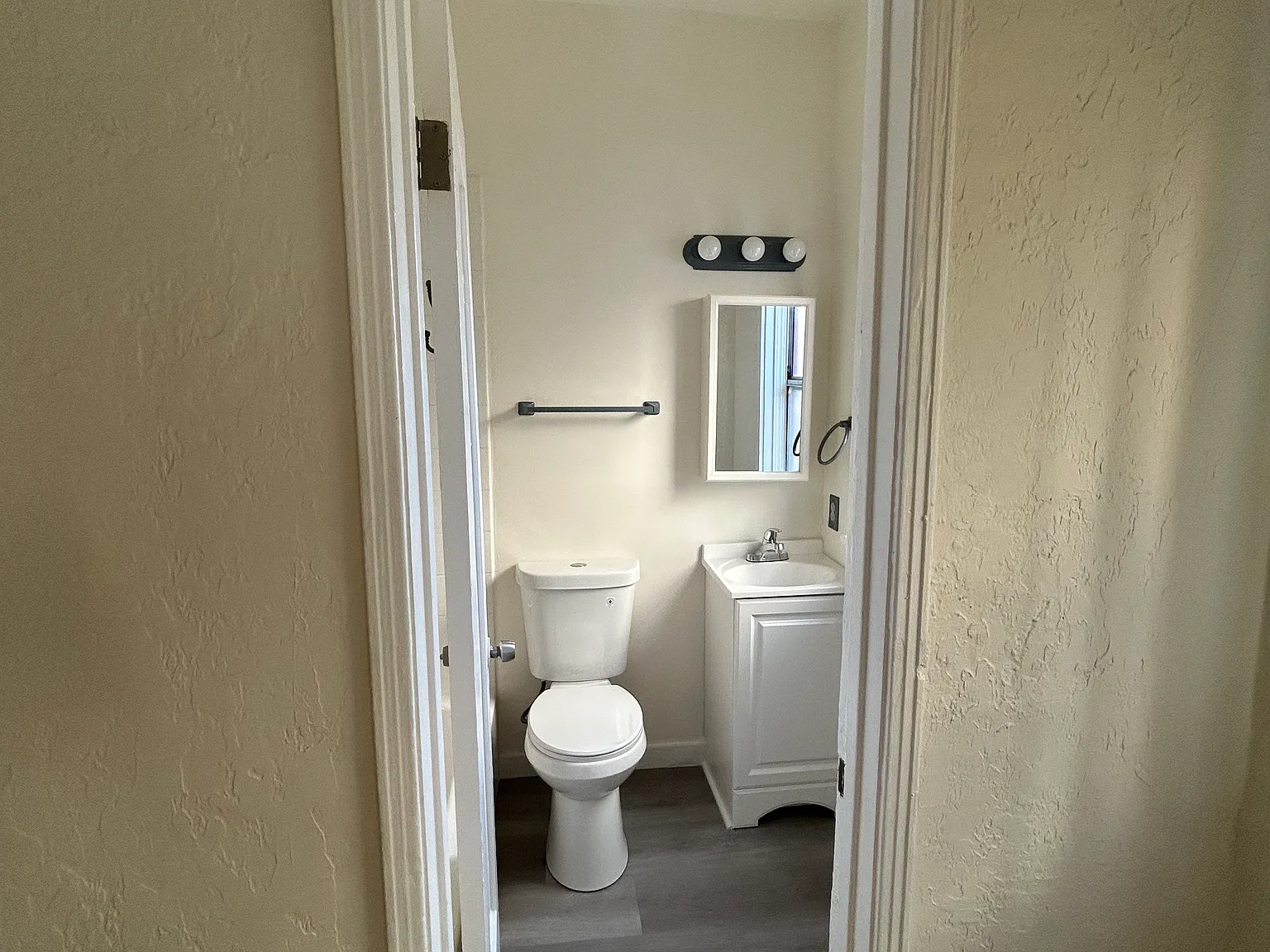 4367 Oakwood Ave — Photo 4