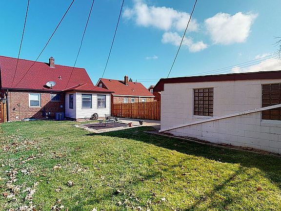 3rd image of 7411 Orchard Grv
