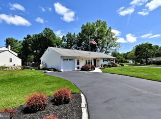 985 Jeffrey Dr, Southampton, PA 18966