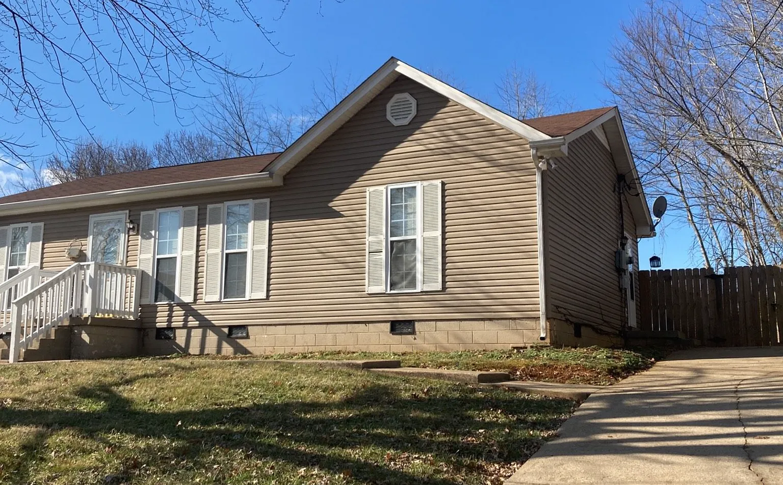 1584 Boxcroft Rd — Photo 1