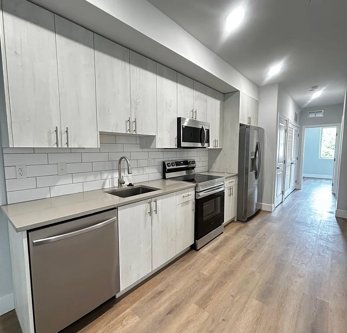 2 bed, 750 sqft, $1,600 — Photo 1