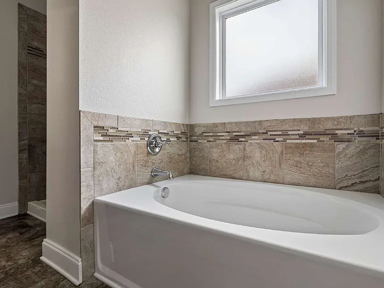 1240 Winterset Dr — Photo 46