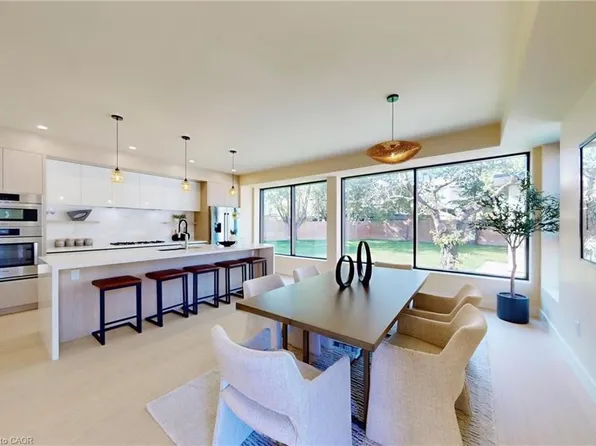 28 Dunsmore Gdns, Toronto, ON M3H 3M2