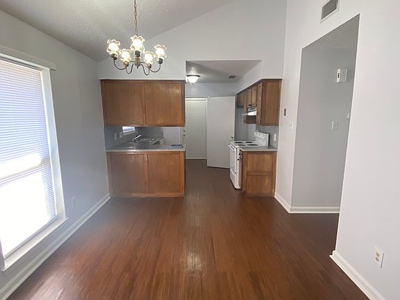 5th image of 107 Thelma Ct #A