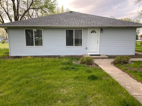 425 W 1st St, Odebolt, IA 51458