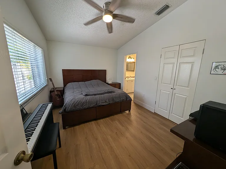 128 Danielle Ct — Photo 10