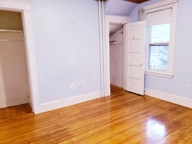 19 Woodward St — Photo 3