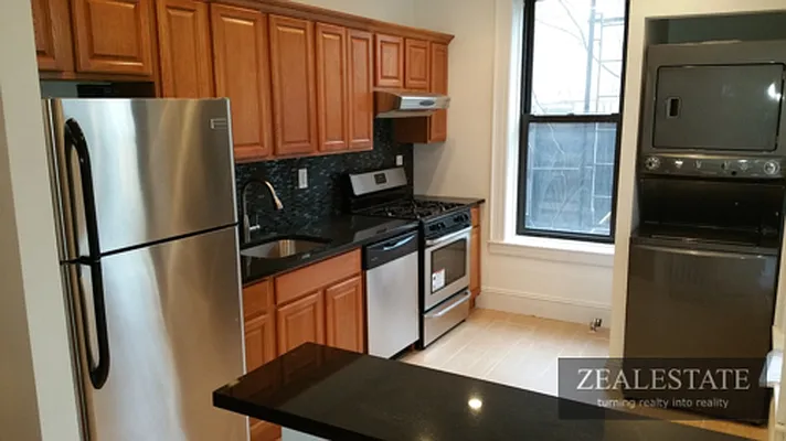 Rented by ZealEstate Group Inc | media 32