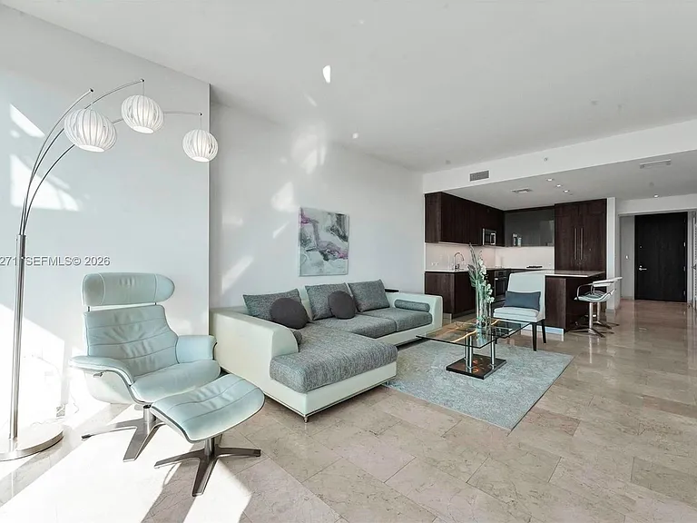 88 SW 7th St #2106 — Photo 13