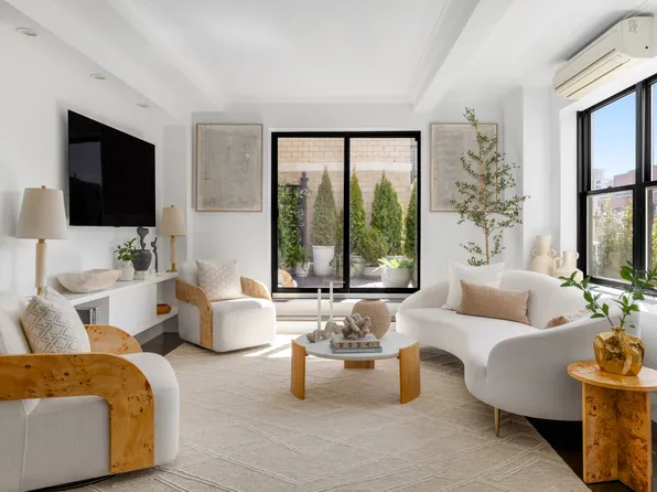 7 Park Avenue image 1 of 16