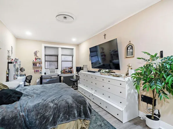 821 Bergen Avenue image 17 of 20