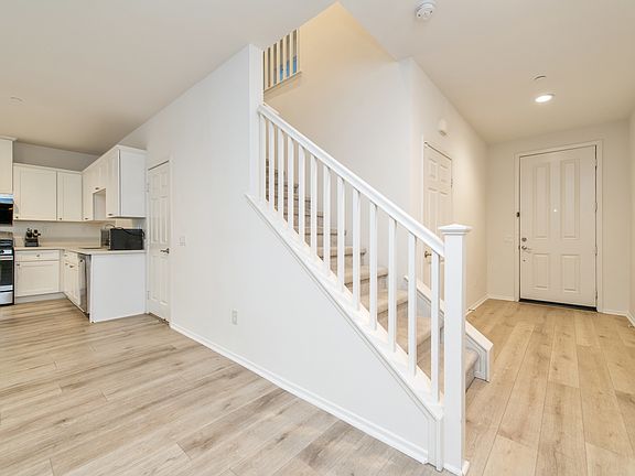 4th image of 4464 Lilac Cir