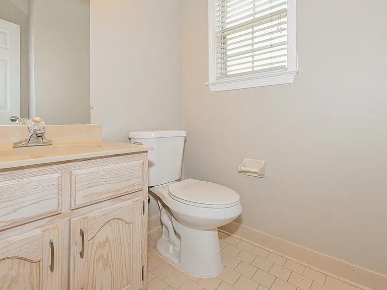 8713 Citrus Bend Dr — Photo 15