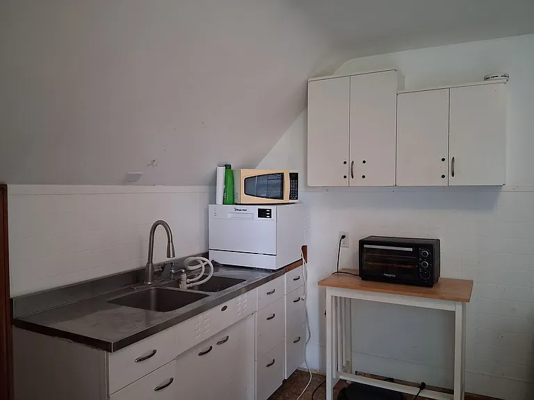 172 E Green St #B — Photo 15