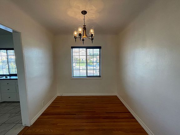 5th image of 1911 N Rowan Ave