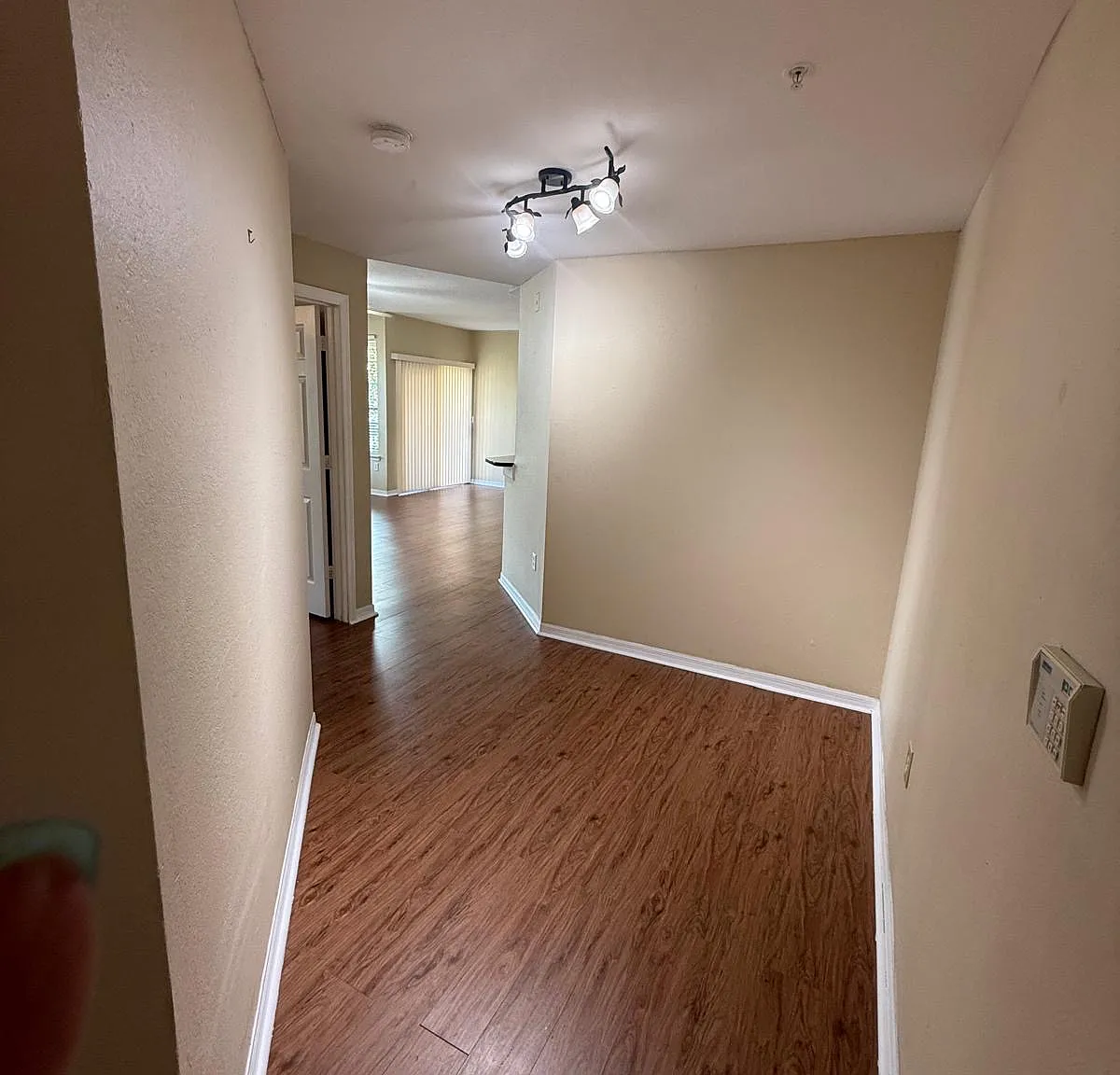 3 bed, 1234 sqft, $1,900 — Photo 2