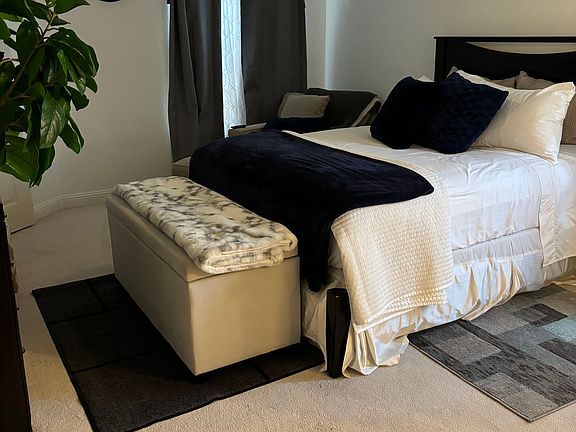 Bed room
