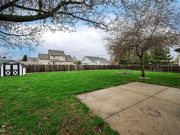 4th image of 726 Quinten Ave NW