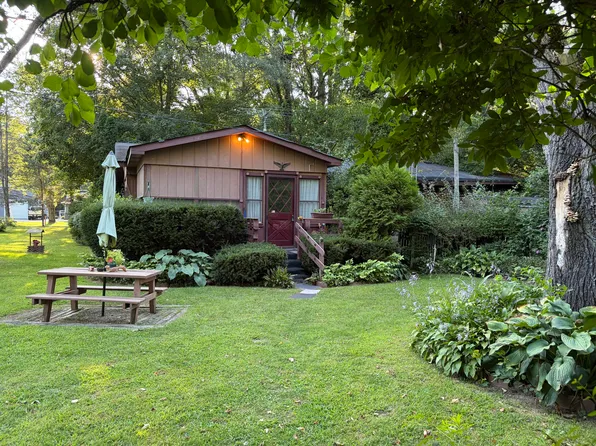 8830 Zion Rd, Rives Junction, MI 49277