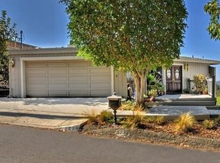 5273 Calatrana Dr, Woodland Hills, CA 91364