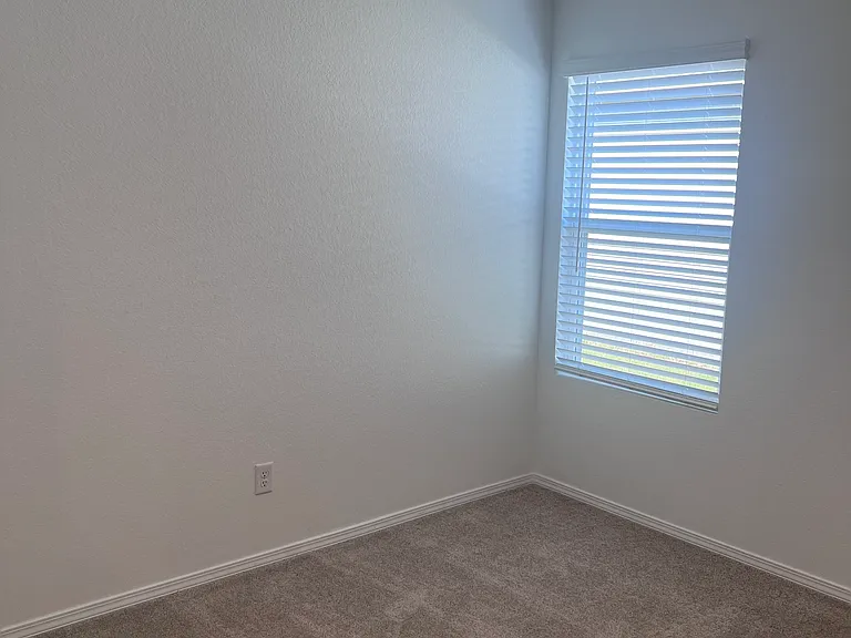 144 Jonathan Dr — Photo 15