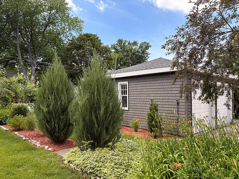 738 S Jackson St — Photo 28