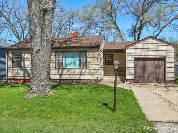 510 Sunrise Dr, McHenry, IL 60051