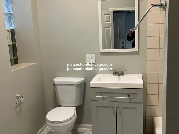 201 N North Laramie Ave #2, Chicago, IL 60644