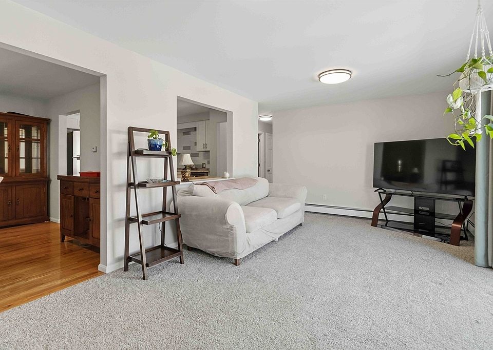 1st image of 141 Essex St APT D6