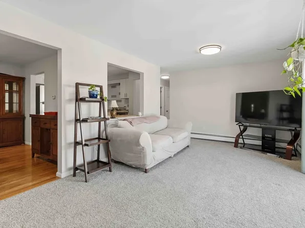 141 Essex St APT D6, Saugus, MA 01906