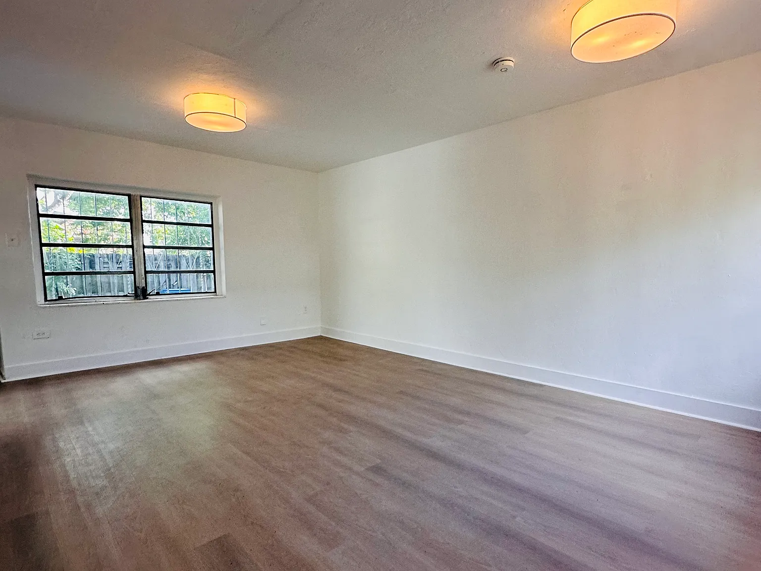 1 bed, 900 sqft, $1,700 — Photo 4