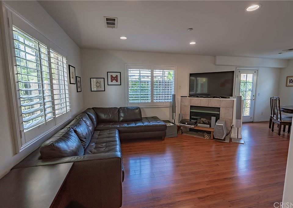 1st image of 13775 Glenoaks Blvd Unit 14