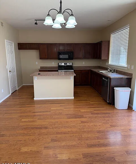 15884 W Cocopah St — Photo 8