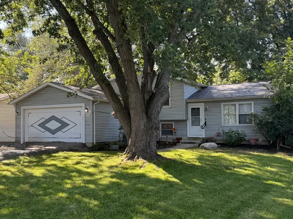 2505 Magnolia Ln, Lindenhurst, IL 60046