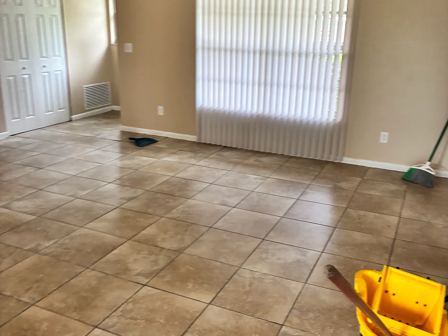 2 bed, 1050 sqft, $1,200 — Photo 4