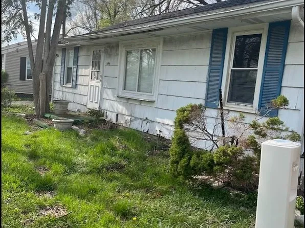 1496 Maria St, Flint, MI 48507