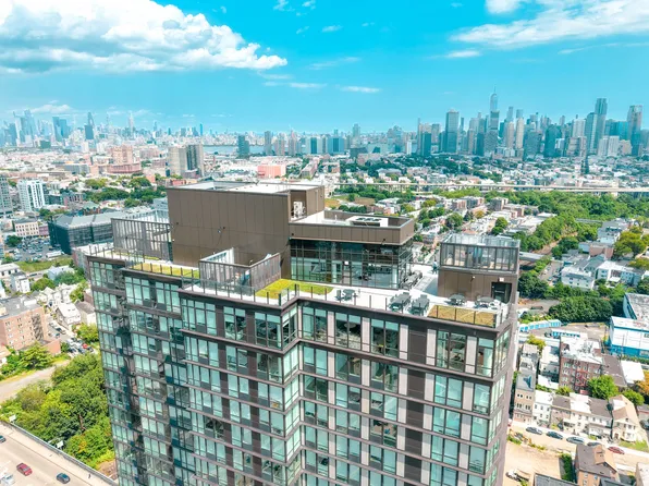 425 Summit Avenue image 24 of 24