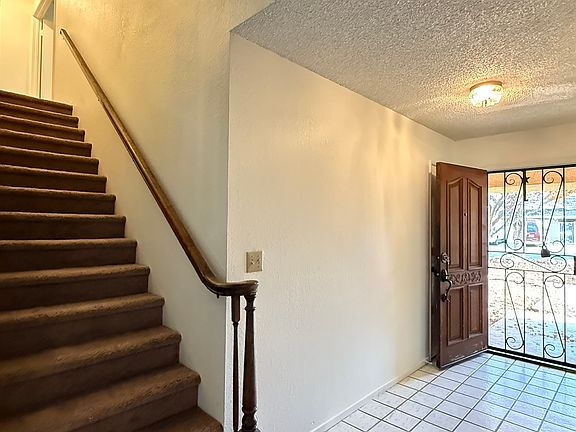 3rd image of 3234 Ezie Ave