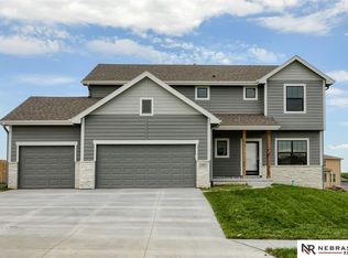 11024 Bearcreek Dr, Papillion, NE 68046
