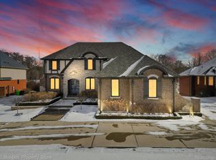 2889 Bay Hill Ct, Oakland, MI 48363