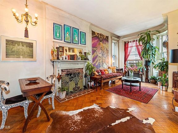 5th image of 344 W 89th St APT 3A