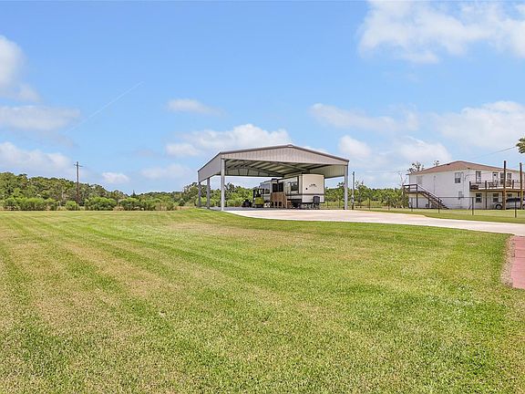 2nd image of 313 Oak Island Dr