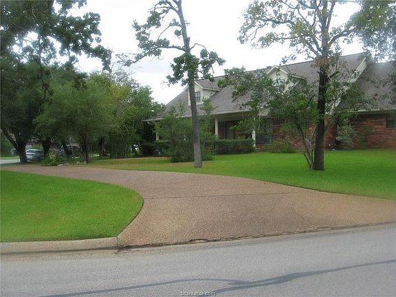 5th image of 4717 Williamsburg Dr