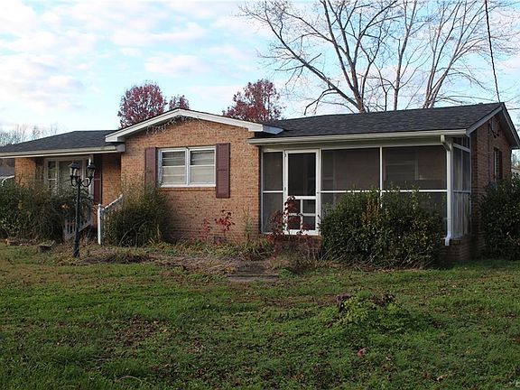 2nd image of 9435 Sussex Dr