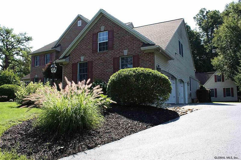2nd image of 218 BELL Court