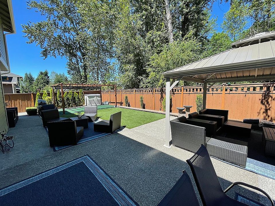 2nd image of 5832 NE 7th Pl