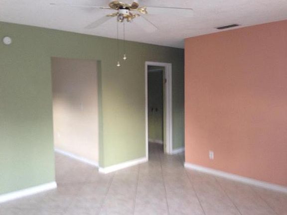 3rd image of 3923 Del Valle Ave