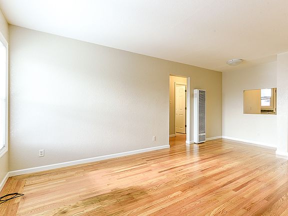 3rd image of 494 Orchard Ave
