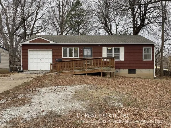 123 N Peck Dr, Independence, MO 64056